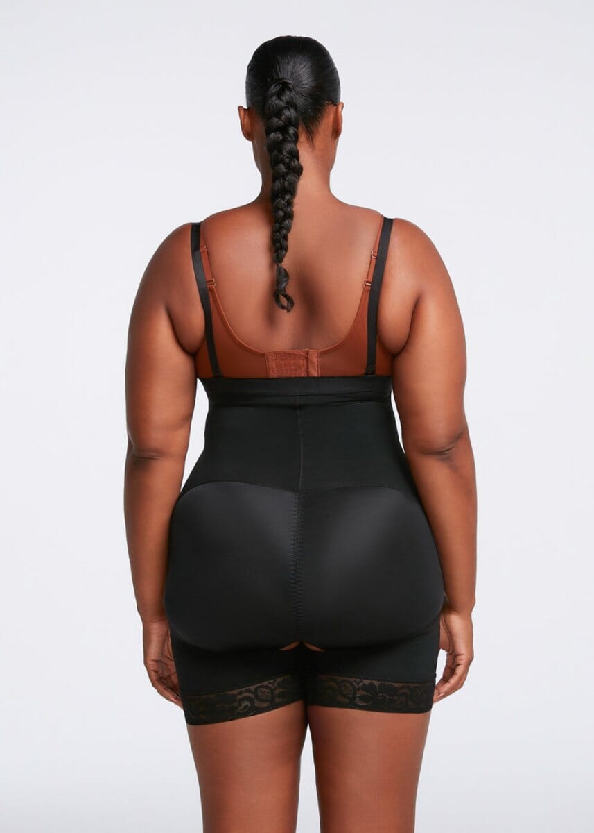 Christmas 2024 New Seamless Body Shaping Bodysuit Belly Controlling Butt  Lifting Plus Size Thong Briefs Suspenders Tight Corset Bodysuit Big Butt  Panties (Black, S) : : Fashion
