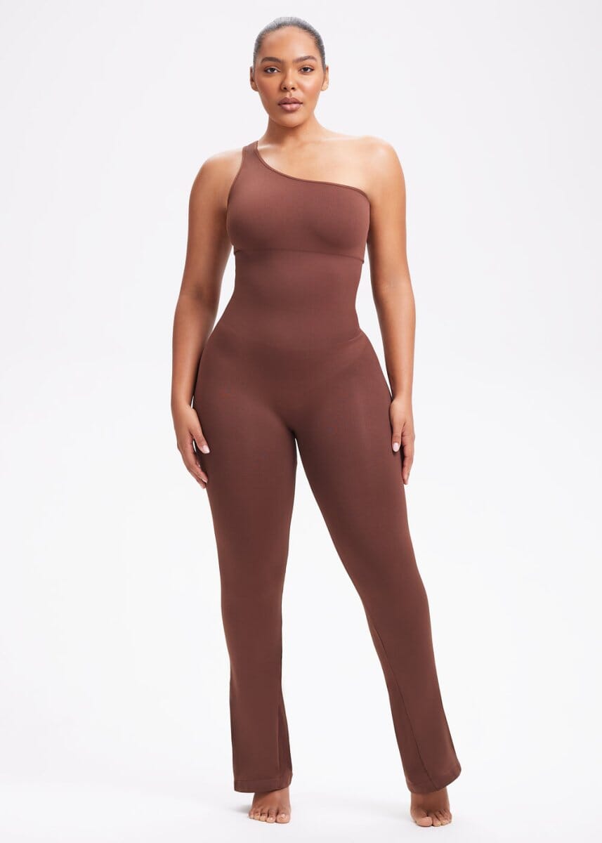 Get into our newest launch! ✨ The Snatching Seamless Jumpsuit with built in  360 degree shapewear🔥 #sheswaisted